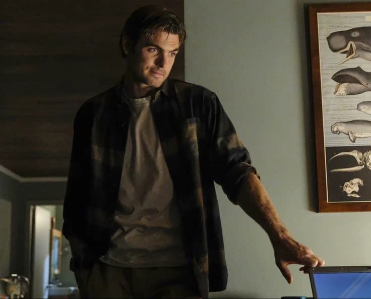 Alex roe  thumbnail