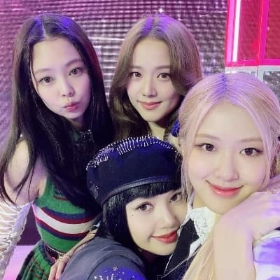 You're Blackpink's sister

. thumbnail