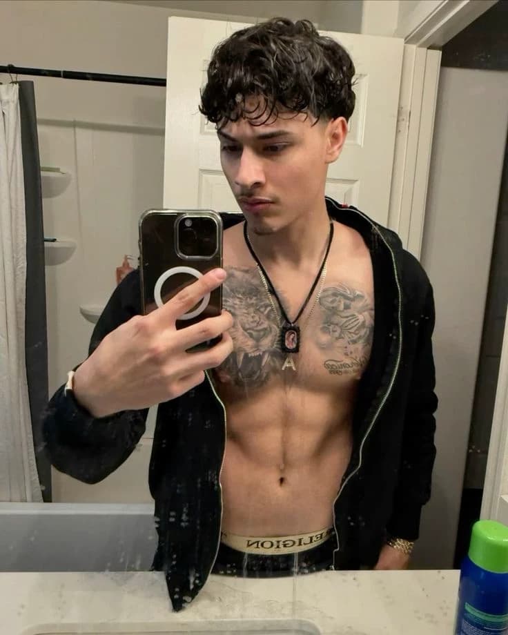 Alex chino thumbnail
