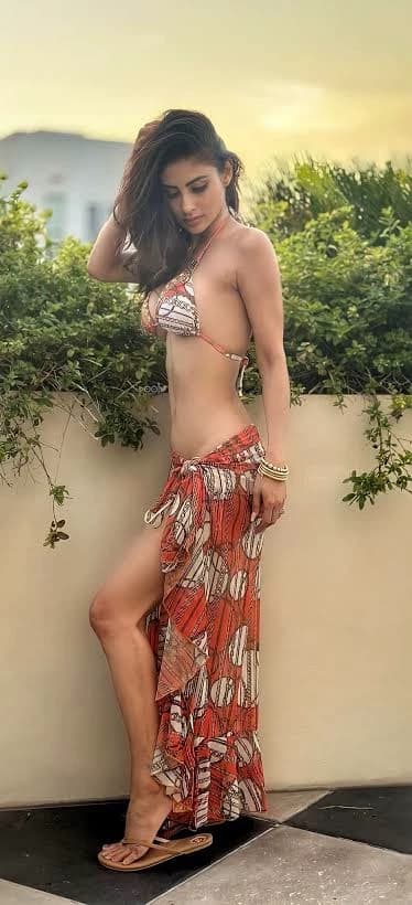 Mouni Roy thumbnail