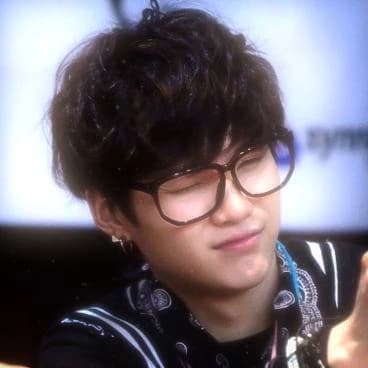 Min Yoongi thumbnail