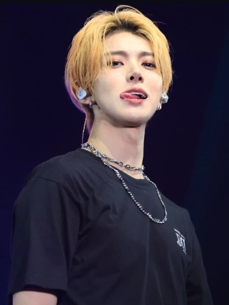 Lee heeseung thumbnail