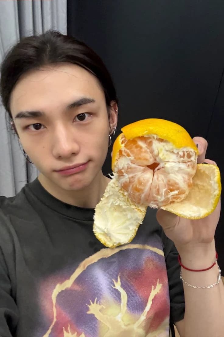 Hwang Hyunjin thumbnail