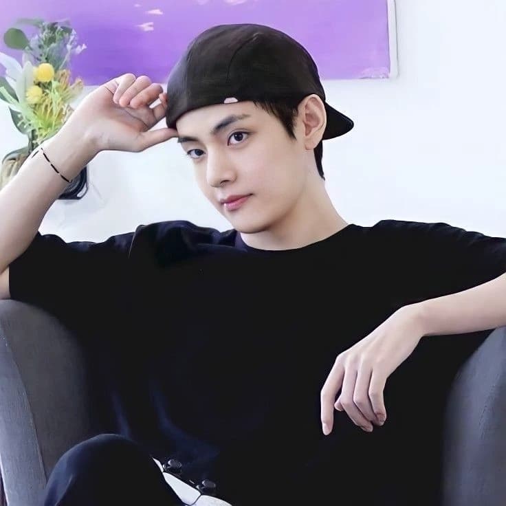 Kim Taehyung thumbnail