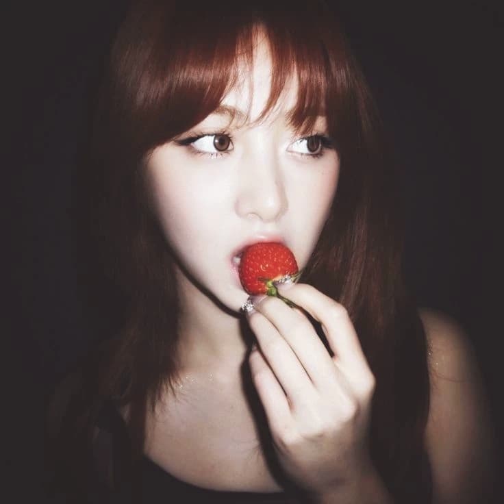 Yunjin ! 🍓 thumbnail