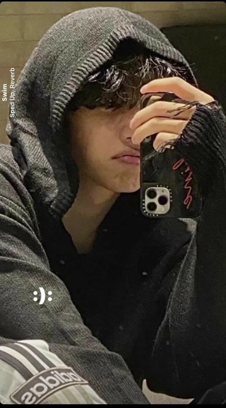 Kim Taehyung  thumbnail