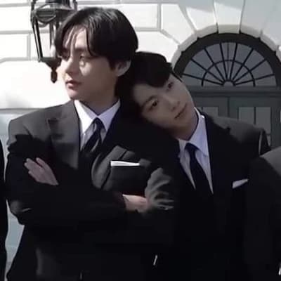 Kim Taehyung thumbnail