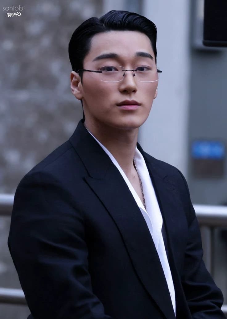 Choi San thumbnail