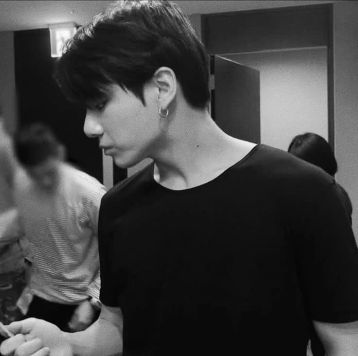Jeon Jungkook thumbnail