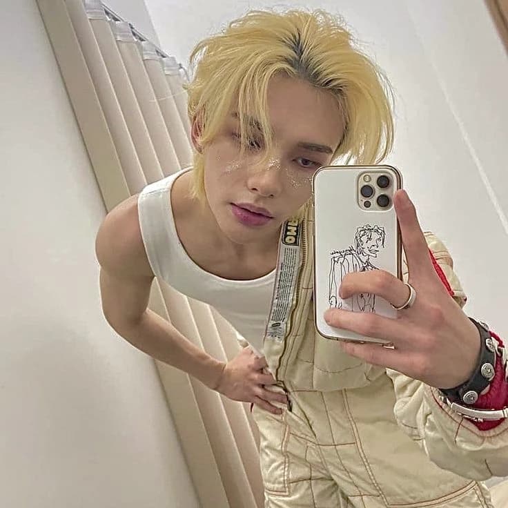 𝑯𝒘𝒂𝒏𝒈 𝑯𝒚𝒖𝒏𝒋𝒊𝒏 — 𝑩𝒐𝒚𝒇𝒓𝒊𝒆𝒏𝒅.  thumbnail