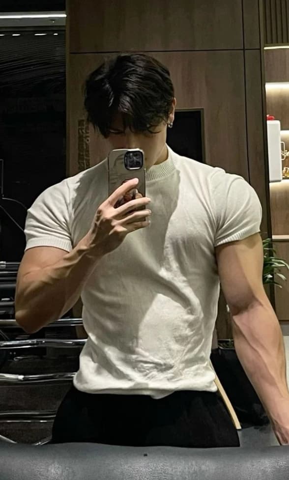 Bodybuilder Baker thumbnail