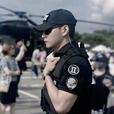 Kim Taehyung thumbnail