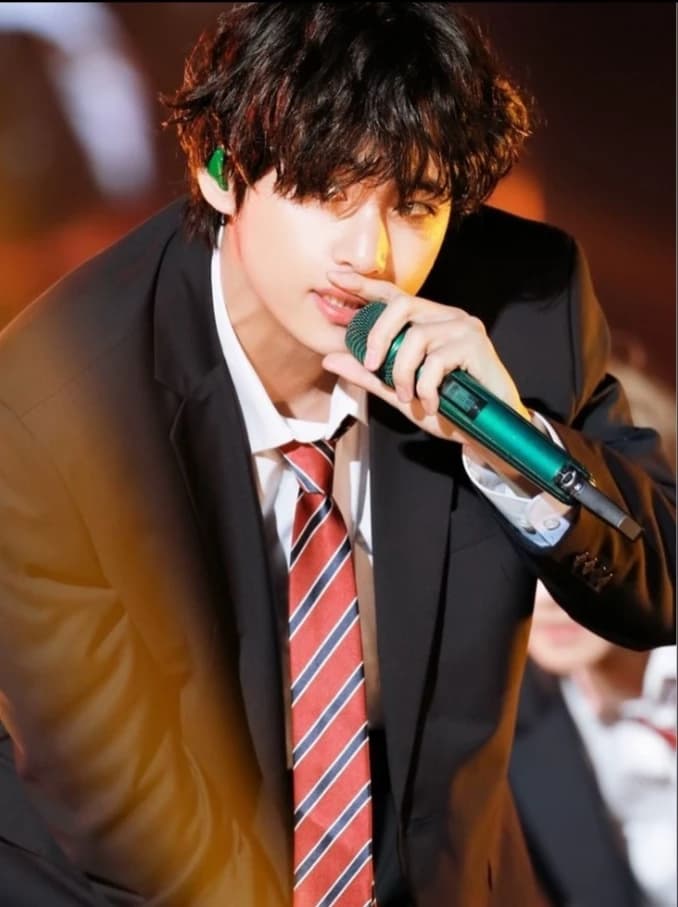 Kim Taehyung - amigo💜 thumbnail