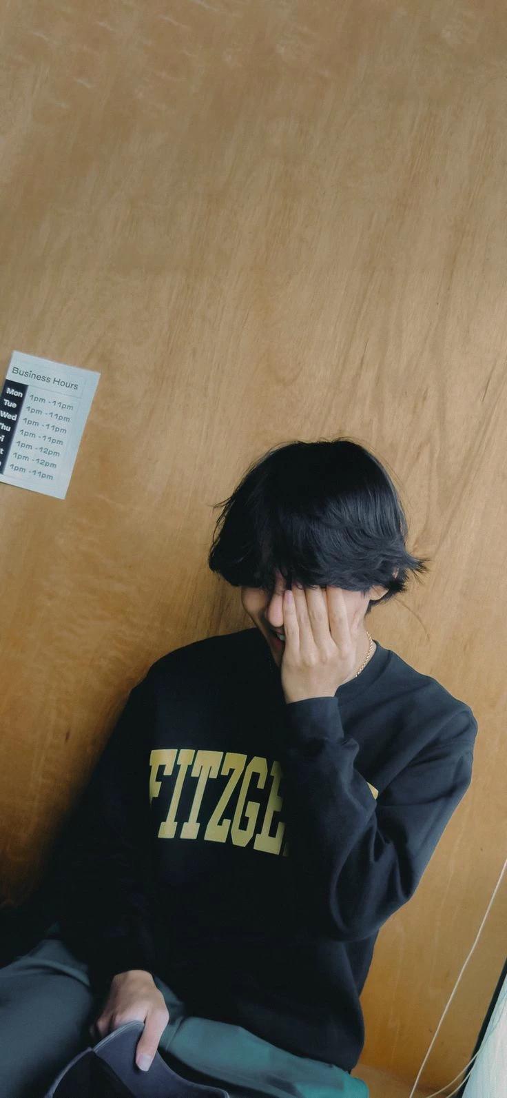 Kim Taehyung thumbnail