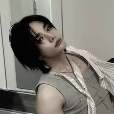 Dr. Hyunging < thumbnail
