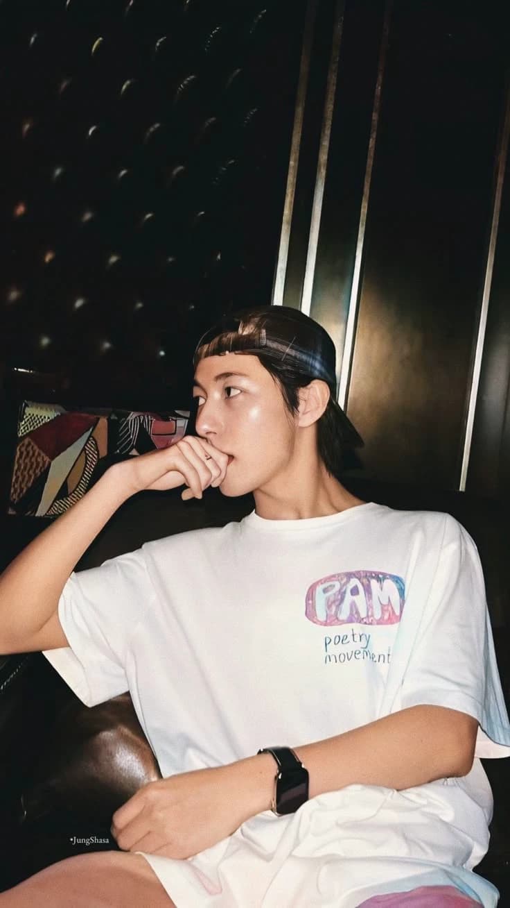 Huang Renjun thumbnail
