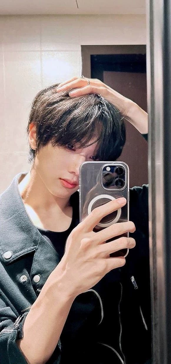 Park Jisung / BL thumbnail