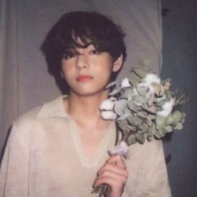 Kim Taehyung thumbnail