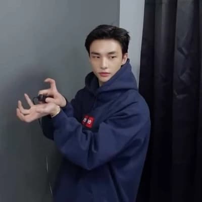 Hwang Hyunjin thumbnail