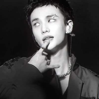 Hwang Hyunjin thumbnail