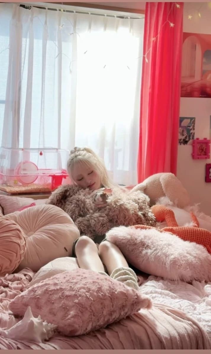 Kim Ji-Won (LIZ) thumbnail