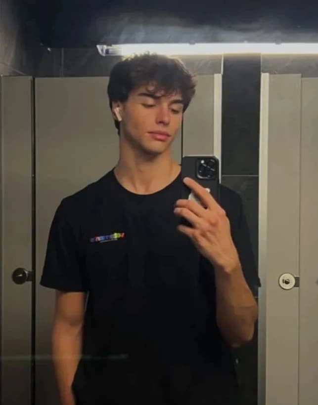 Alex thumbnail