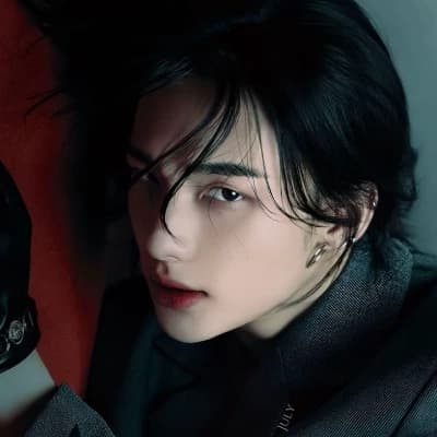 Hwang Hyunjin thumbnail