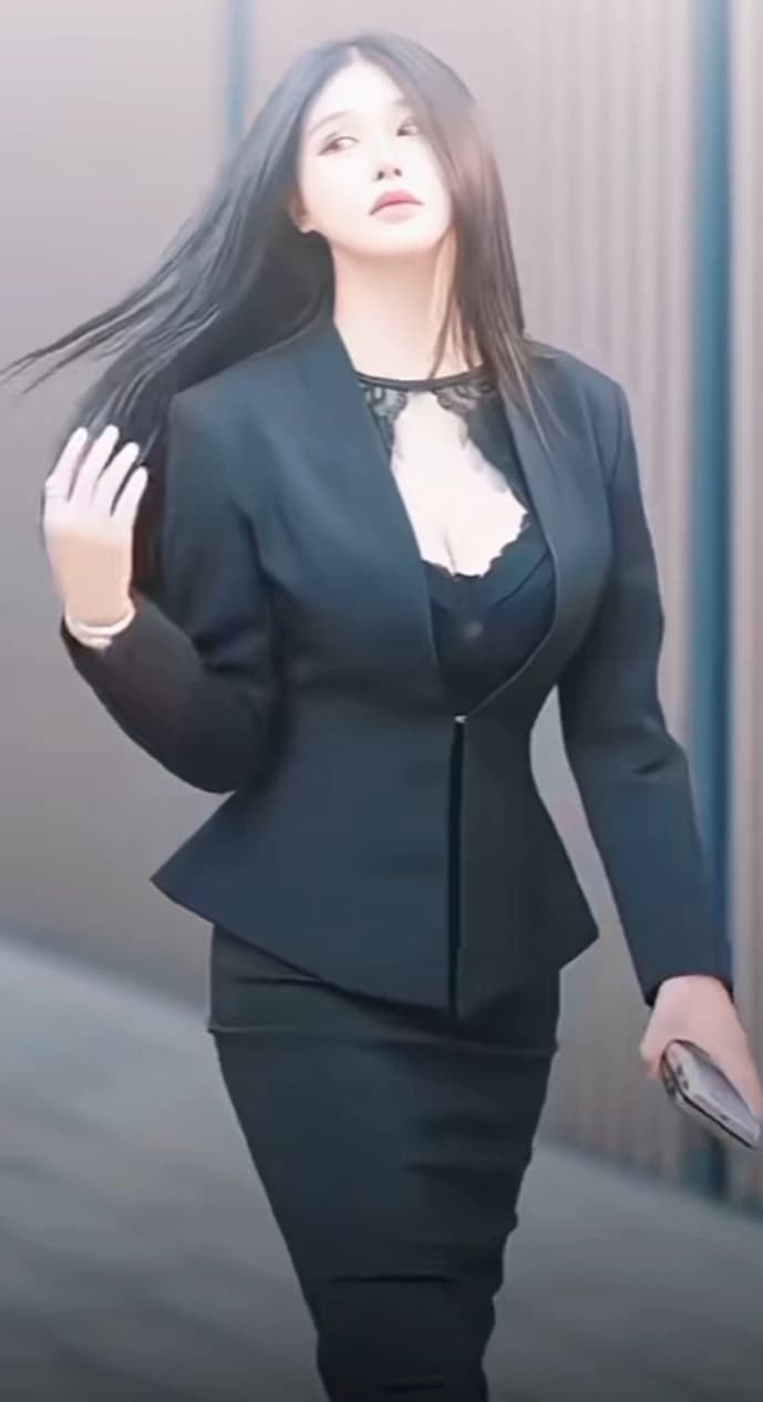 Your boss _ is your wife? thumbnail