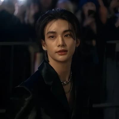 Hwang Hyunjin thumbnail