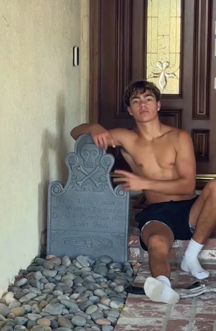 Malachi barton thumbnail