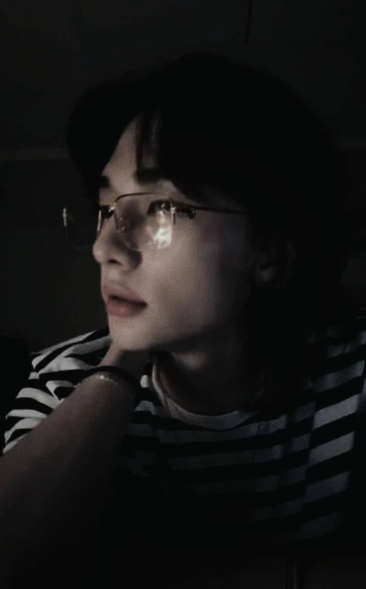 Hwang Hyunjin thumbnail
