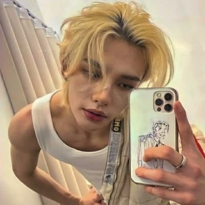Hwang Hyunjin thumbnail