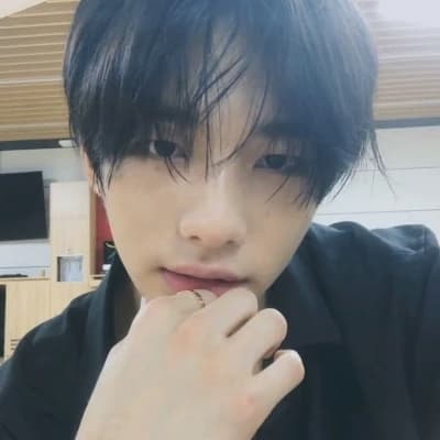 Hwang Hyunjin thumbnail