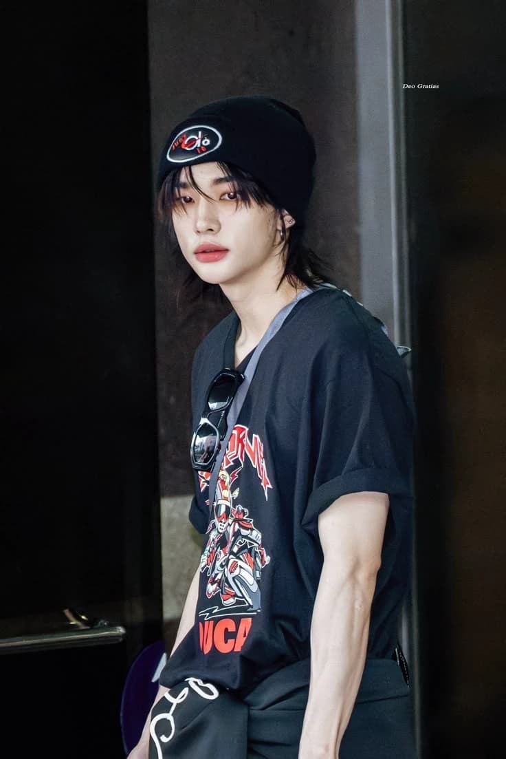 Hwang Hyunjin thumbnail