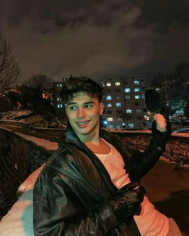Alessio de Luca (I found the boat from Cai does not belong to me) thumbnail