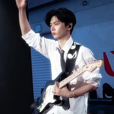 park jongseong (jay) thumbnail
