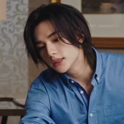 Hwang Hyunjin thumbnail