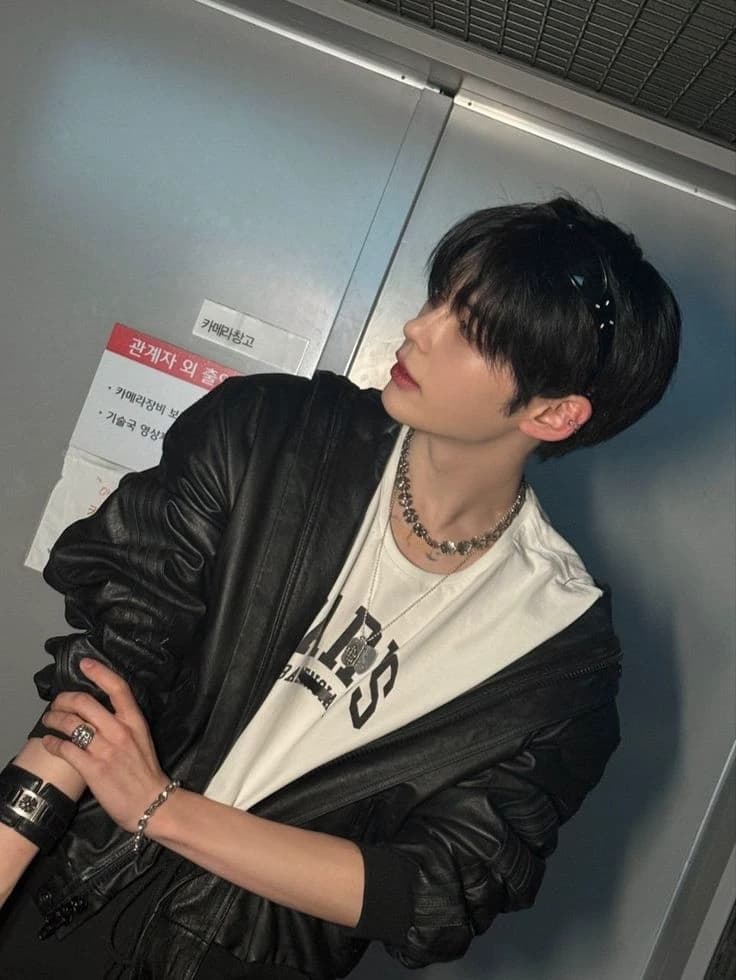 Sung Hanbin thumbnail