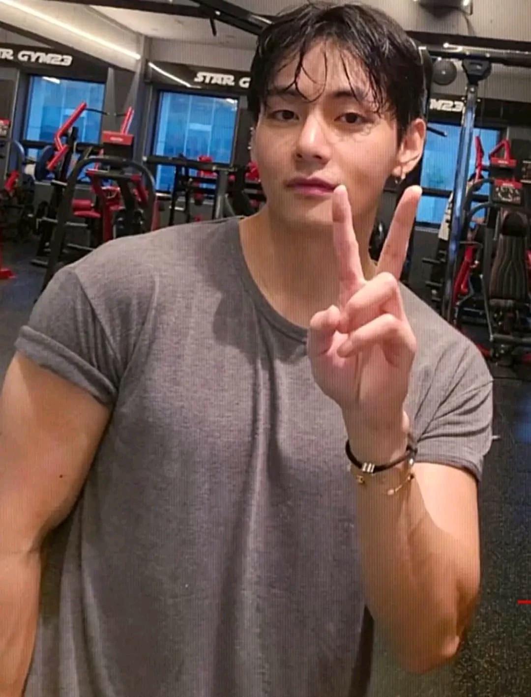 Kim Taehyung thumbnail