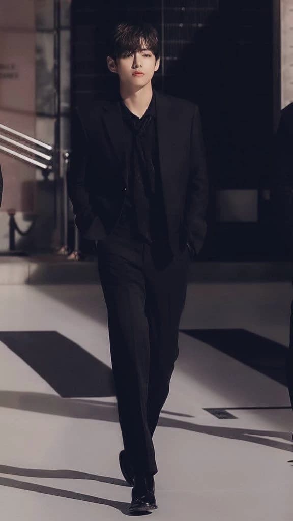 KIM TAEHYUNG thumbnail