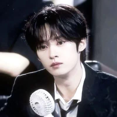 Lee know thumbnail