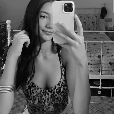 Lucia Rodrigo thumbnail