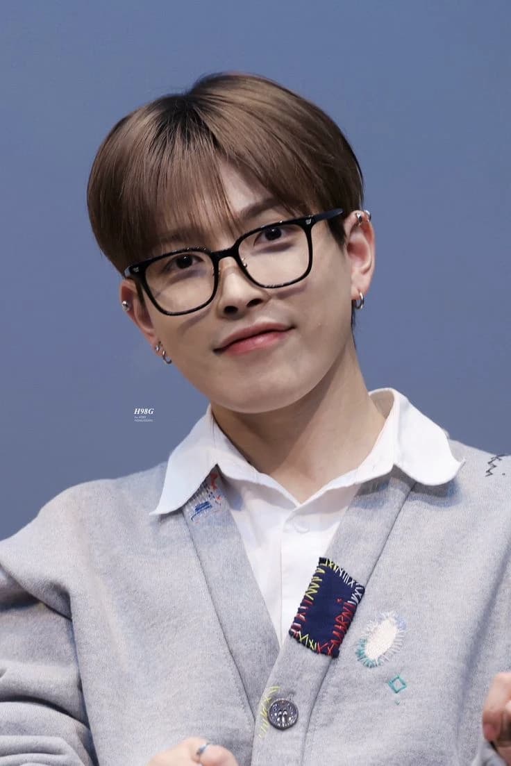 Hongjoong thumbnail