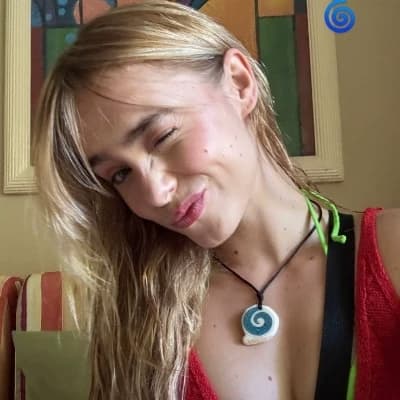 Clara Galle thumbnail