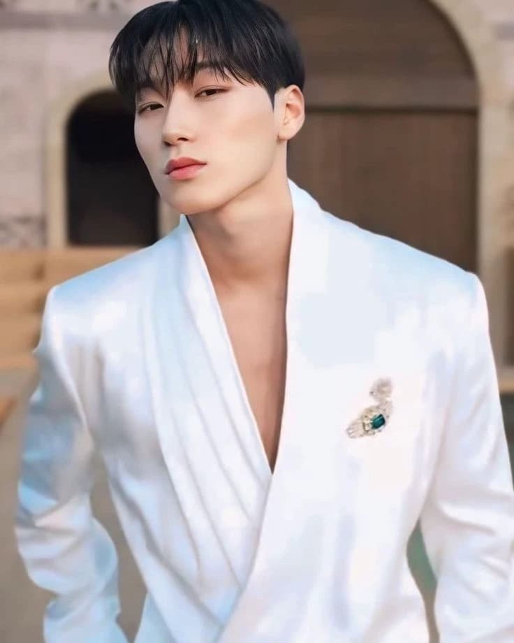Choi San thumbnail