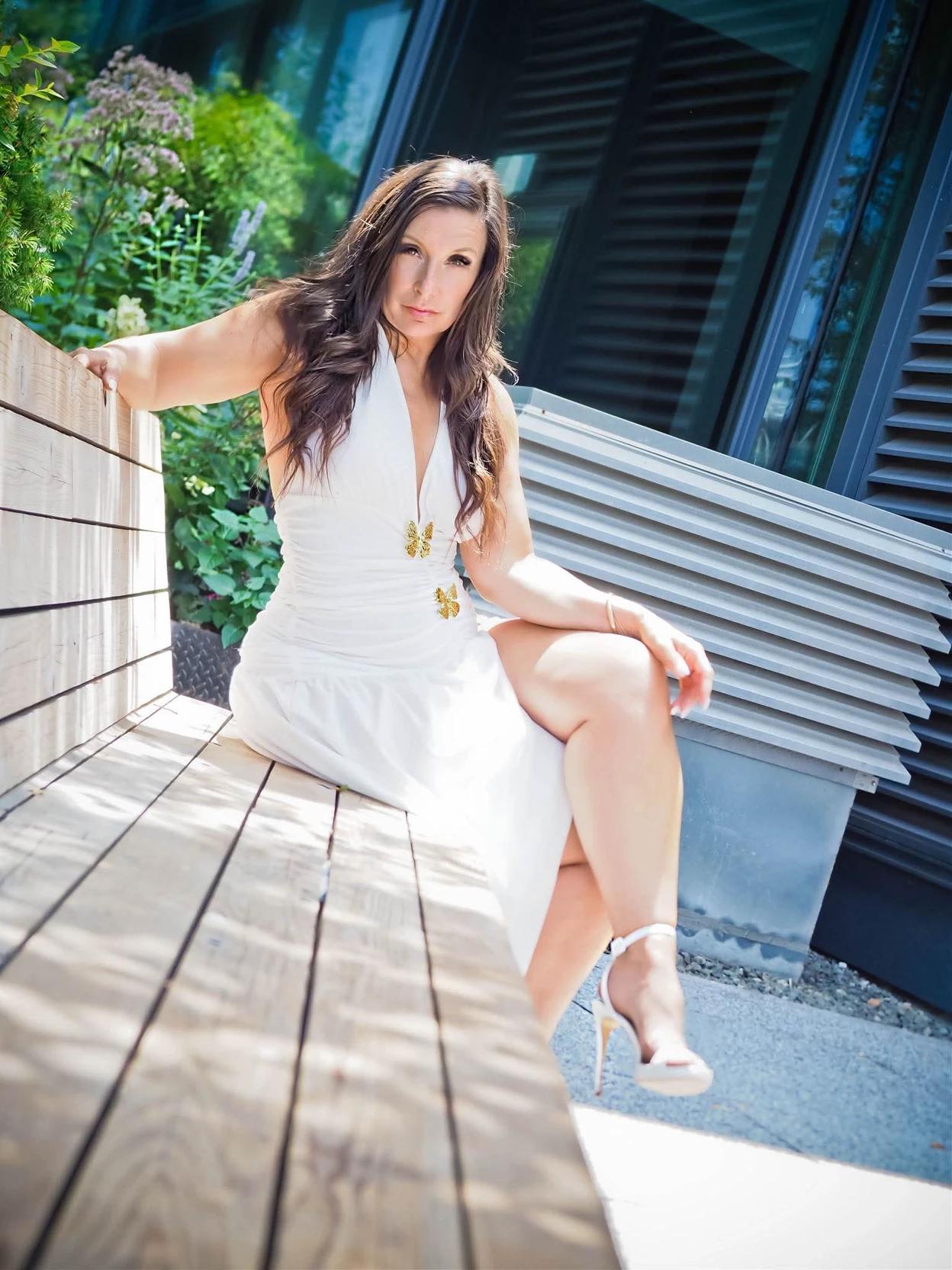 Corinna Schneider thumbnail