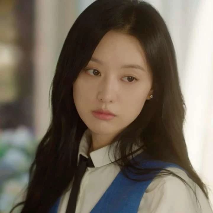 Hong Hae-in thumbnail