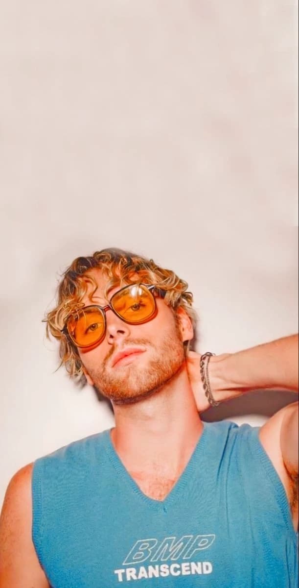 Luke Hemmings thumbnail