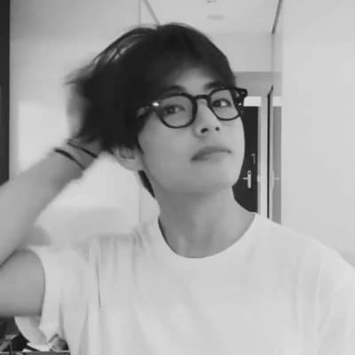 Kim Taehyung thumbnail