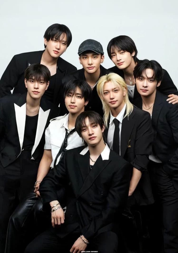 Stray kids thumbnail